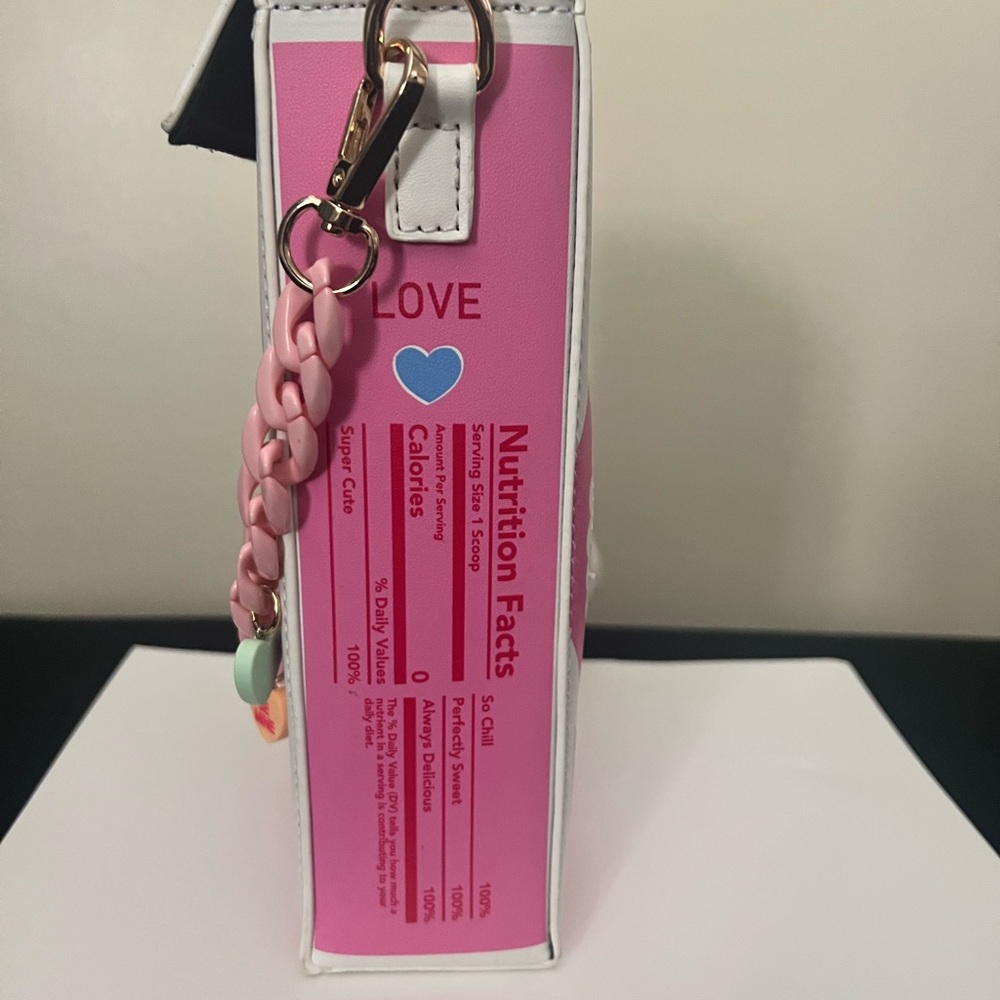 BNWT Sweetheart Vegan White and Pink Shoulder Bag - Picture 3 of 9